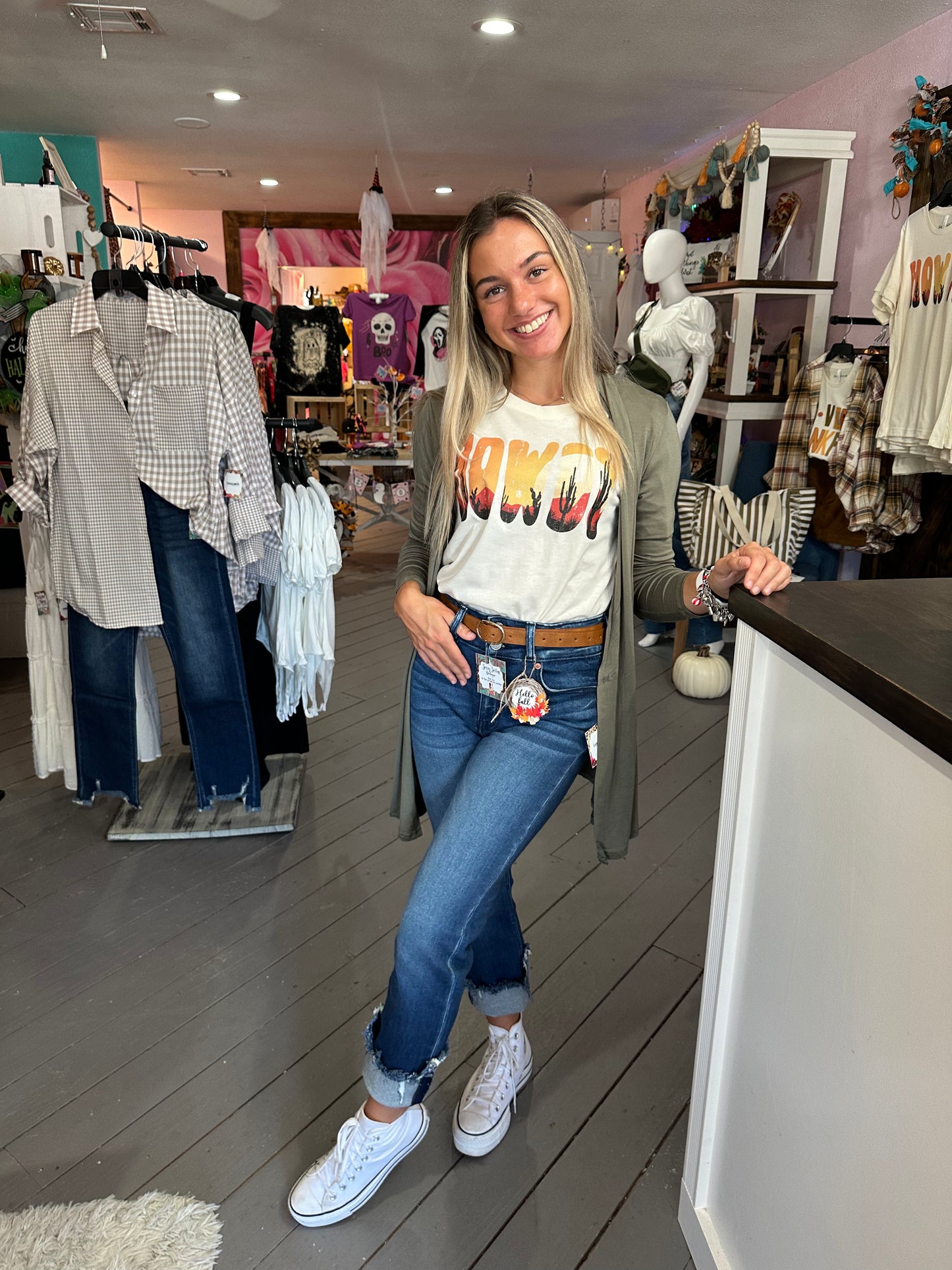 Howdy Graphic Tee