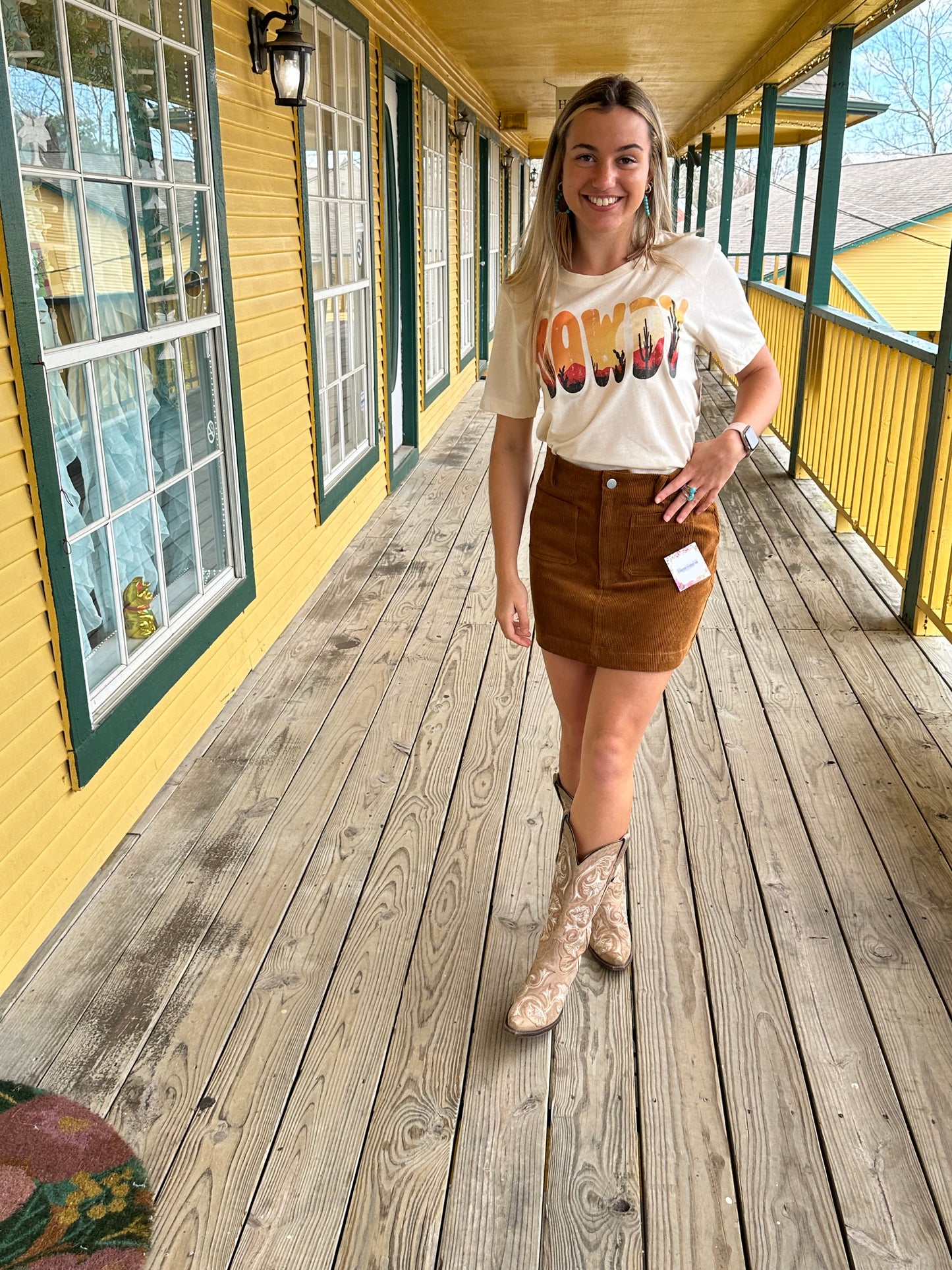 Howdy Graphic Tee
