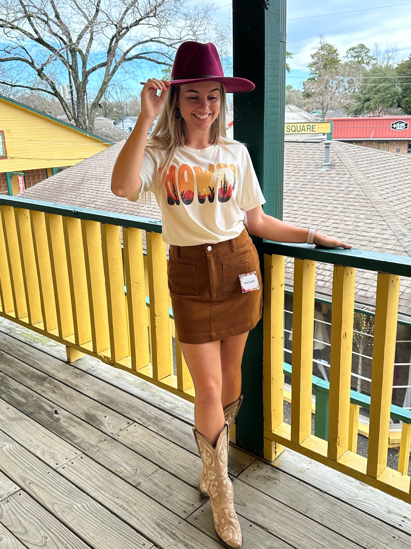 Howdy Graphic Tee