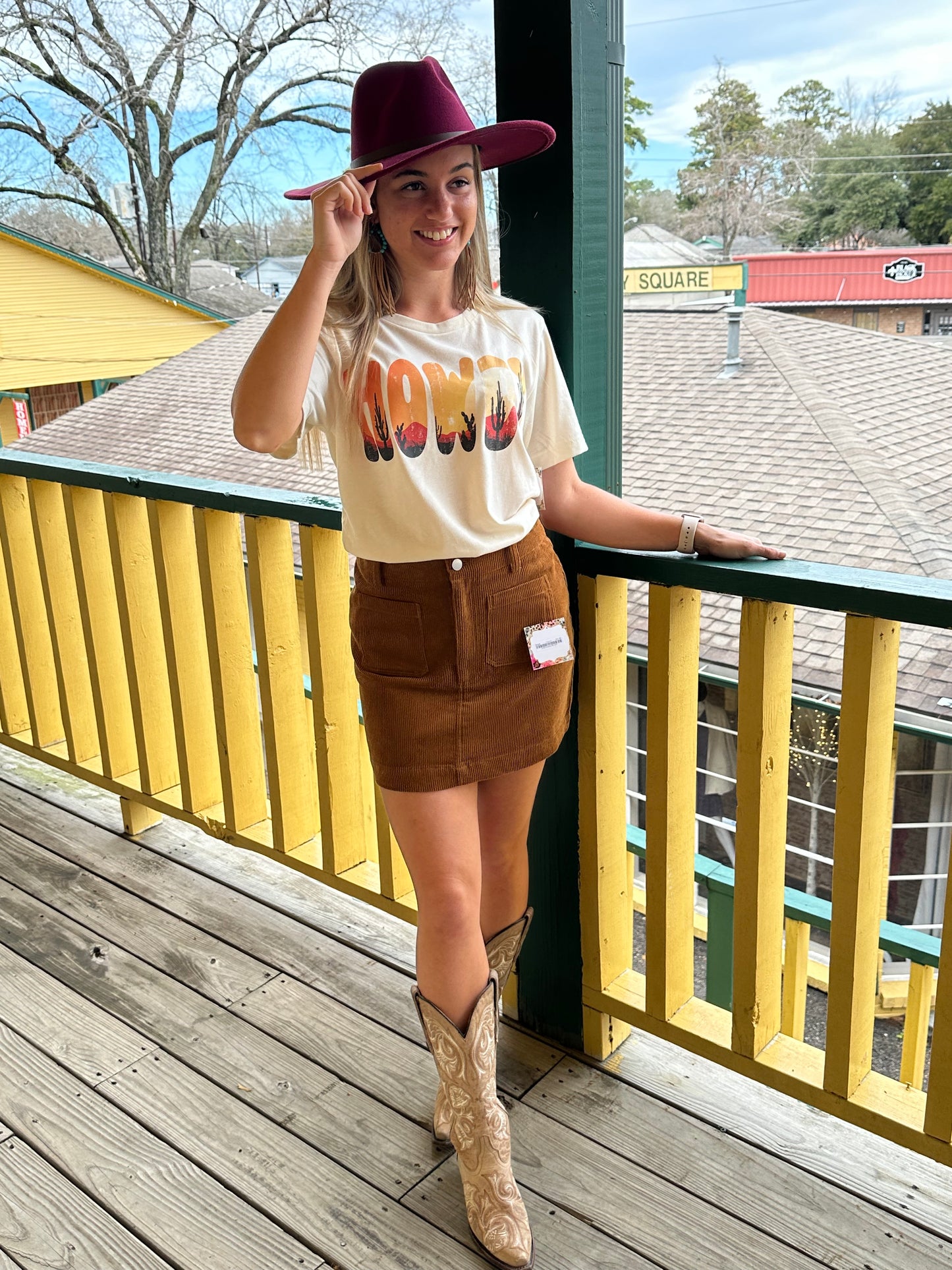 Howdy Graphic Tee